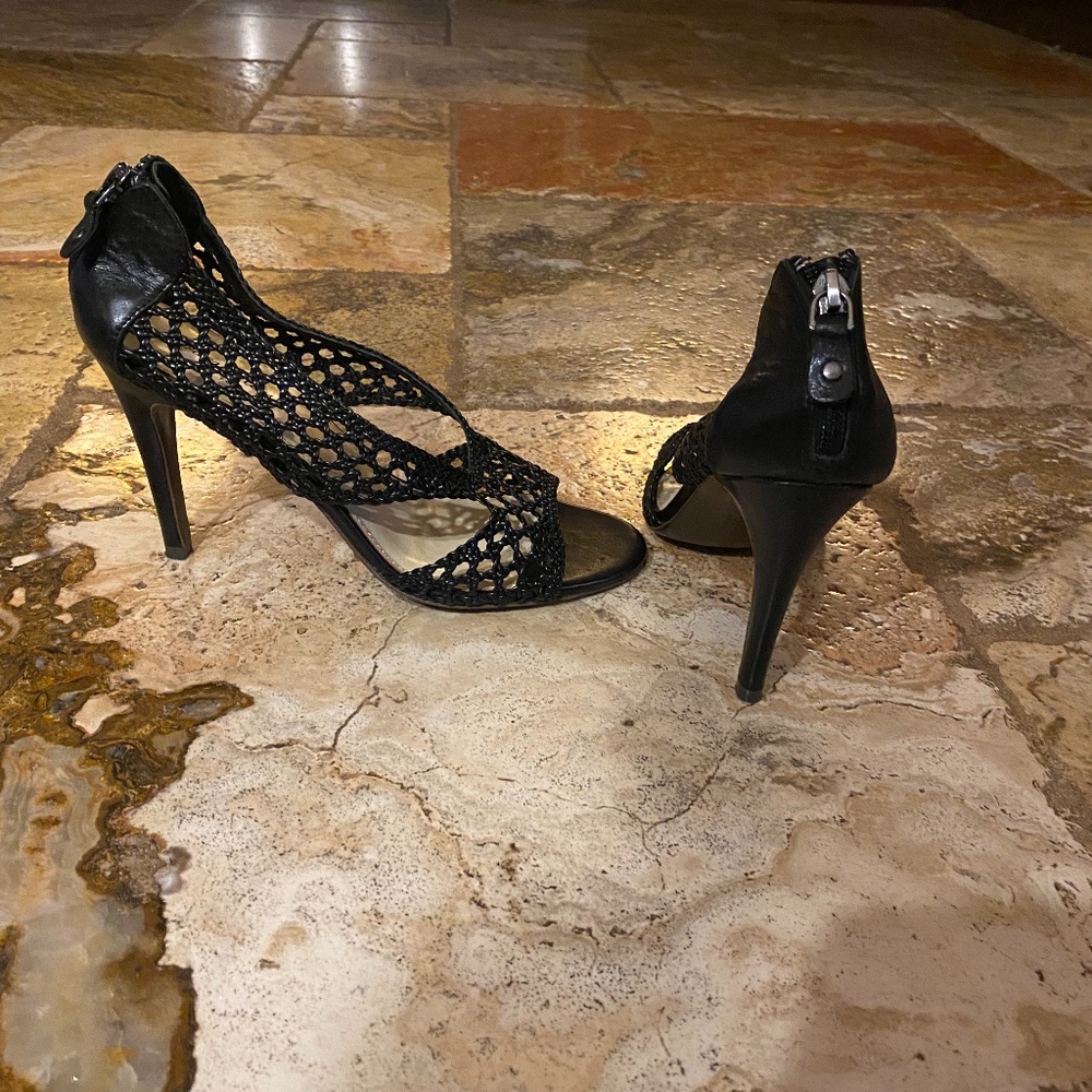 Heels - Picture 4 of 5